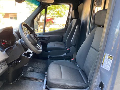 Used 2023 Mercedes-Benz Sprinter 2500 image 30