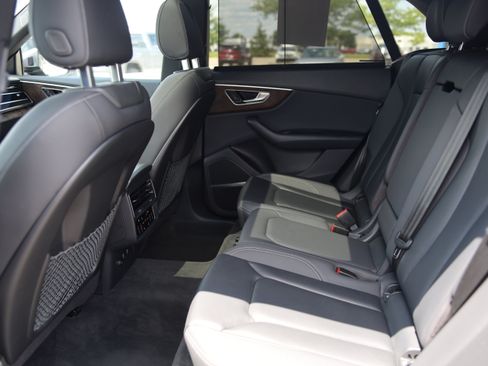Used 2020 Audi Q8 Prestige w/ Prestige Package AWD/4WD image 40
