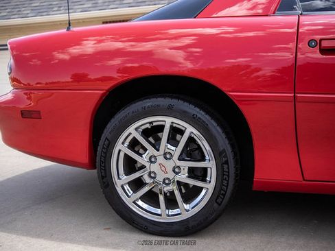 Used 2002 Chevrolet Camaro Z28 w/ SS Performance/Appearance Pkg RWD image 10