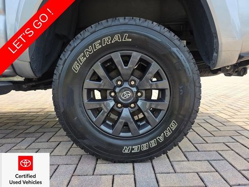 Certified 2023 Toyota Tacoma SR5 w/ Technology Package AWD/4WD image 19