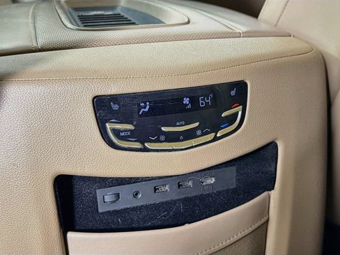 Used 2019 Cadillac Escalade Platinum AWD/4WD image 28