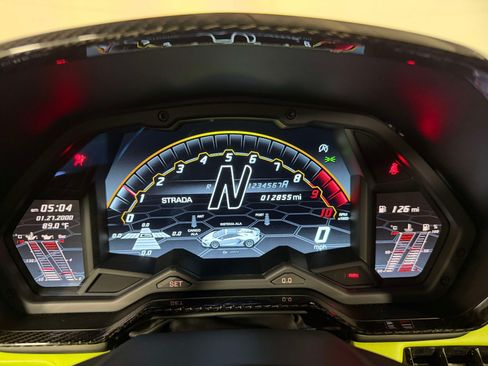 Used 2020 Lamborghini Aventador SVJ AWD/4WD image 40