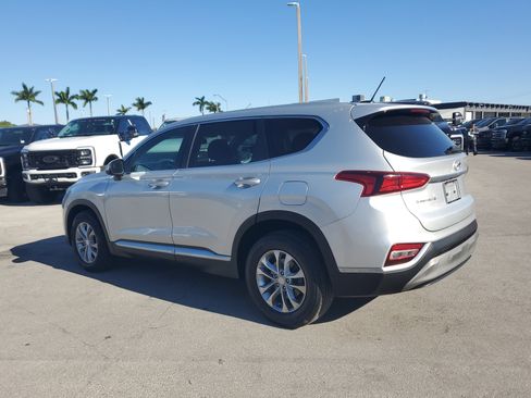 Used 2020 Hyundai Santa Fe SE image 7