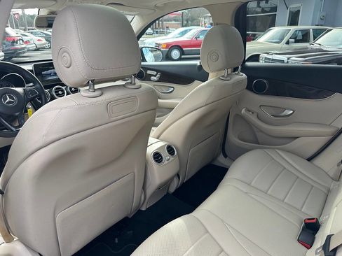 Used 2019 Mercedes-Benz GLC 300 w/ Premium Package image 16