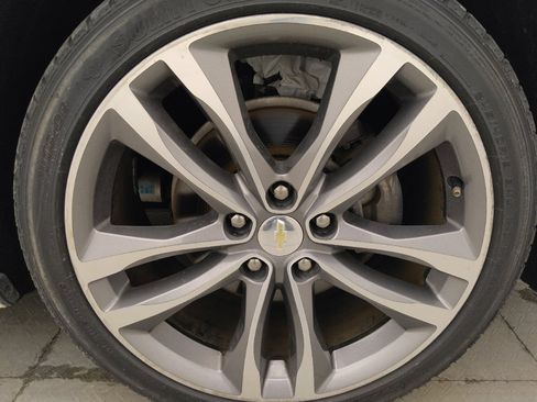 Used 2021 Chevrolet Malibu LT FWD image 31