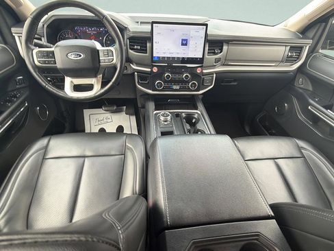 Used 2024 Ford Expedition XLT image 18