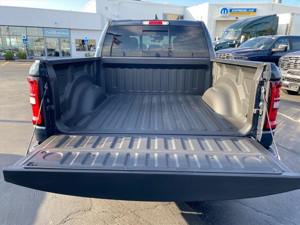 Certified 2025 RAM 1500 Tradesman w/ Night Edition AWD/4WD image 22
