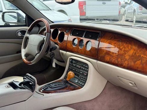 Used 2002 Jaguar XK8 Convertible RWD image 23