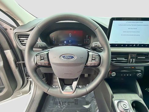 Used 2024 Ford Escape SE FWD image 11