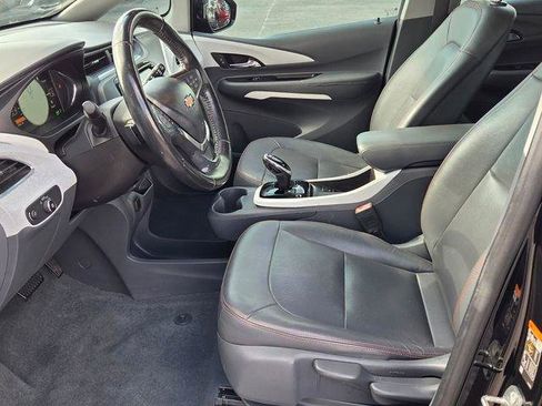 Used 2020 Chevrolet Bolt Premier w/ Infotainment Package FWD image 10