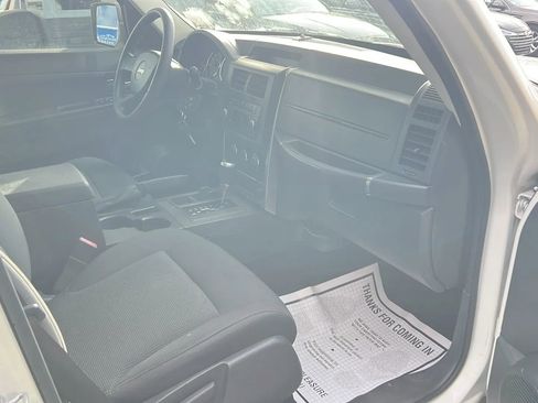 Used 2009 Jeep Liberty Sport image 13