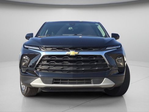 Used 2025 Chevrolet Blazer LT AWD/4WD image 3