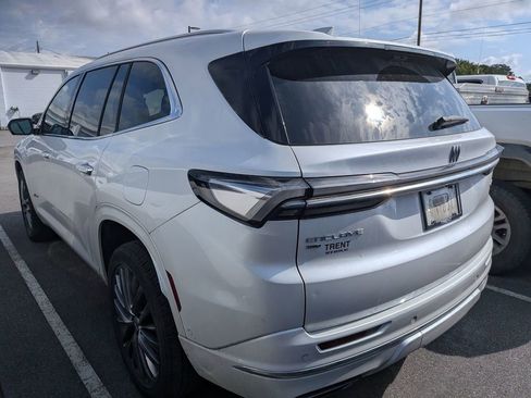 Used 2025 Buick Enclave Avenir w/ Super Cruise Package AWD/4WD image 5