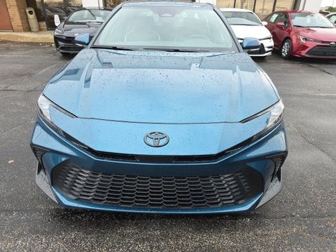 New 2026 Toyota Camry SE image 2