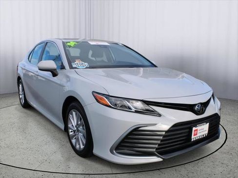 Certified 2024 Toyota Camry LE image 1