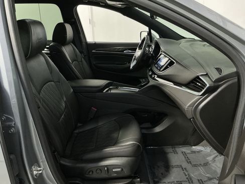Used 2024 Buick Enclave Avenir w/ Avenir Technology Package AWD/4WD image 28
