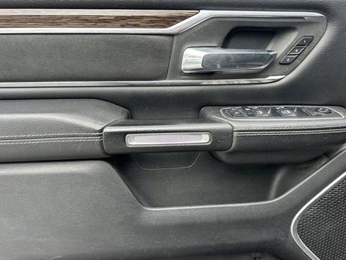 Used 2019 RAM 1500 Laramie AWD/4WD image 10