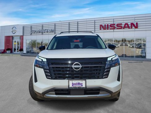 New 2026 Nissan Pathfinder SL w/ Cargo Package FWD image 2