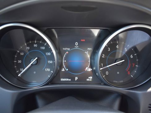 Used 2017 Jaguar XE Premium RWD image 17