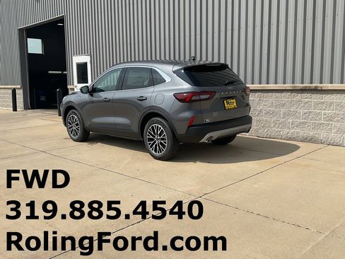 New 2025 Ford Escape SE image 3
