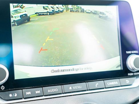 Used 2024 Nissan Sentra SV FWD image 16