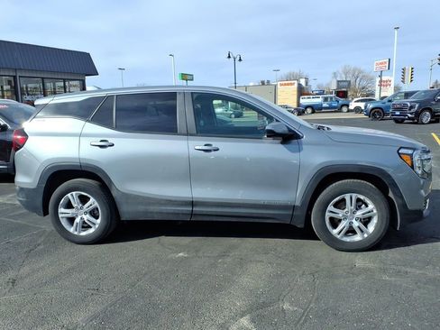 Certified 2024 GMC Terrain SLE image 2