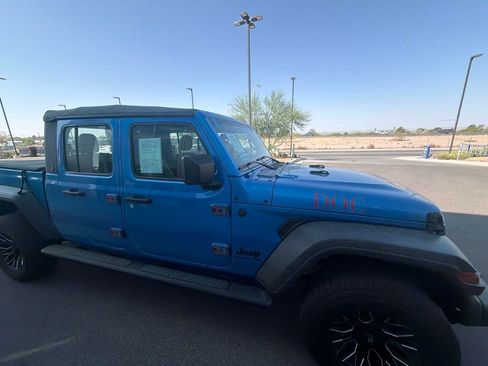 Used 2022 Jeep Gladiator Sport AWD/4WD image 6