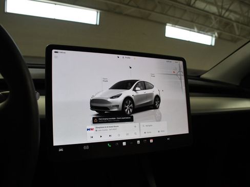 Used 2023 Tesla Model Y Long Range image 32