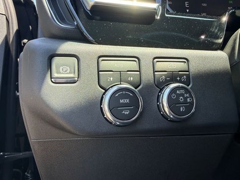 Used 2026 GMC Sierra 1500 Elevation w/ Elevation Select Package AWD/4WD image 23