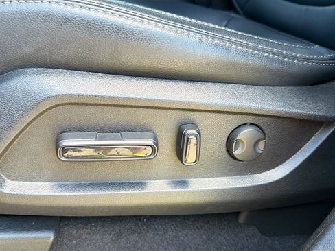 Used 2025 Honda Pilot EX-L image 14