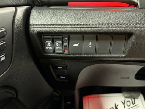 Used 2025 Honda Odyssey Sport-L image 19