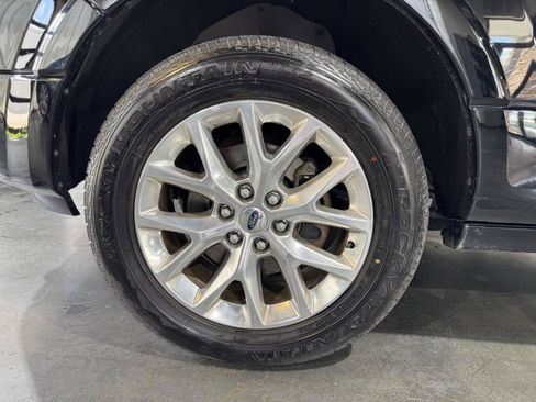 Used 2017 Ford Expedition Limited w/ Equipment Group 301A AWD/4WD image 10