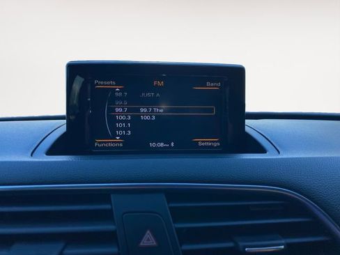 Used 2018 Audi Q3 2.0T Premium w/ Convenience Package image 22