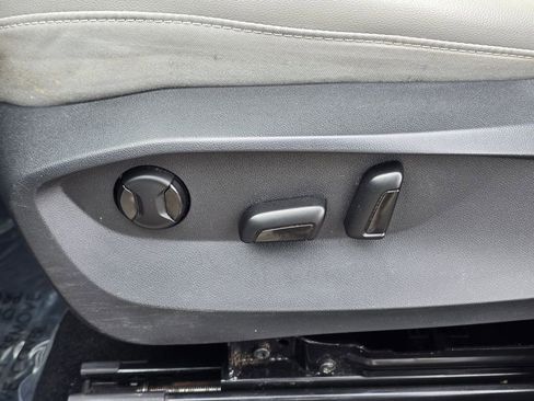 Used 2022 Volkswagen Taos SE image 24