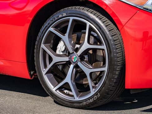 Used 2020 Alfa Romeo Giulia Ti AWD/4WD image 9