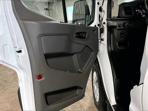 Used 2015 Ford Transit 150 XL RWD image 17
