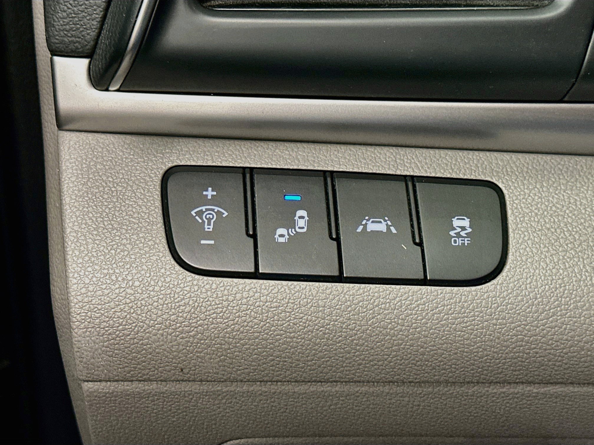 Used 2020 Hyundai Elantra Value Edition FWD image 17