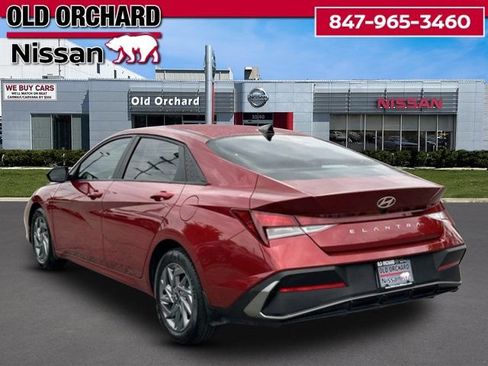 Used 2024 Hyundai Elantra SEL FWD image 7