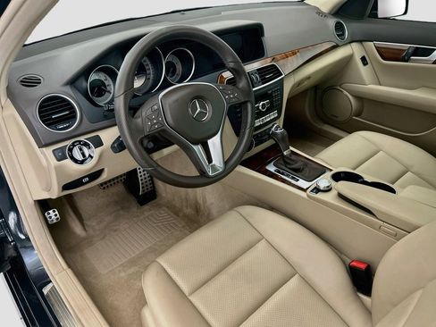 Used 2012 Mercedes-Benz C 250 Sedan image 4