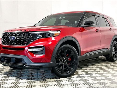 Used 2022 Ford Explorer ST w/ Equipment Group 401A image 2