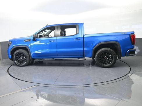 Used 2023 GMC Sierra 1500 Elevation w/ LPO, Elevation Black Package AWD/4WD image 3