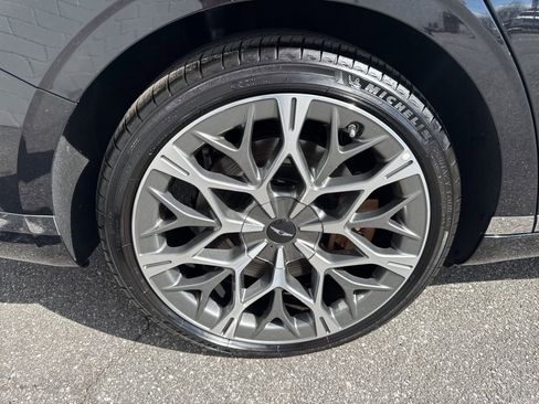 Used 2025 Genesis G90 3.5T image 9