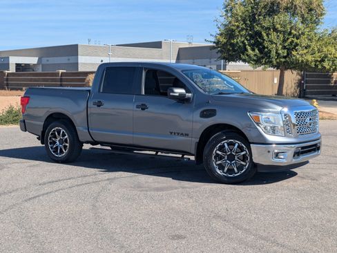 Used 2017 Nissan Titan SV image 36