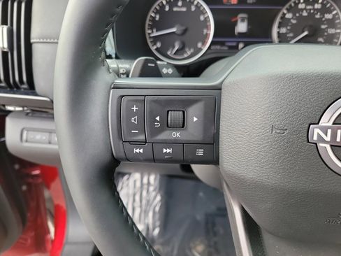 Used 2026 Nissan Pathfinder SV image 26