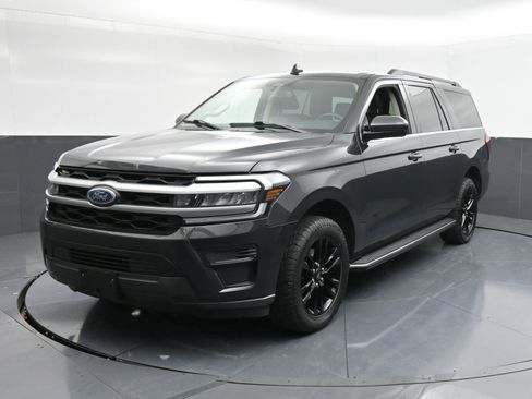 Certified 2022 Ford Expedition Max XLT image 4