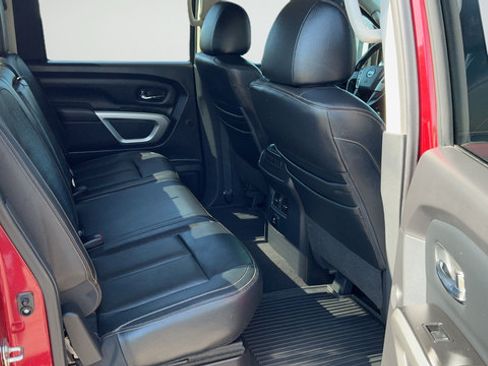 Used 2018 Nissan Titan SL AWD/4WD image 22