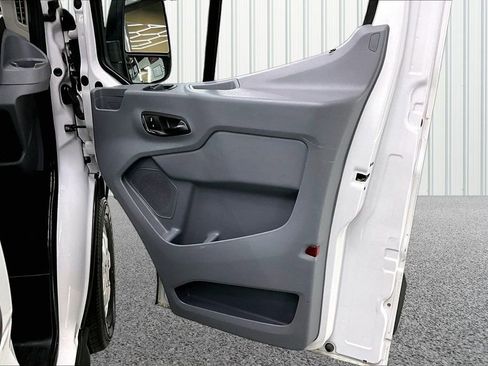 Used 2017 Ford Transit 250 130 Low Roof RWD image 25
