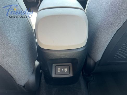 Used 2025 Hyundai Elantra Limited FWD image 31