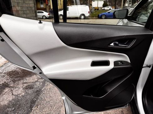 Used 2019 Chevrolet Equinox LS w/ LS Convenience Package image 19