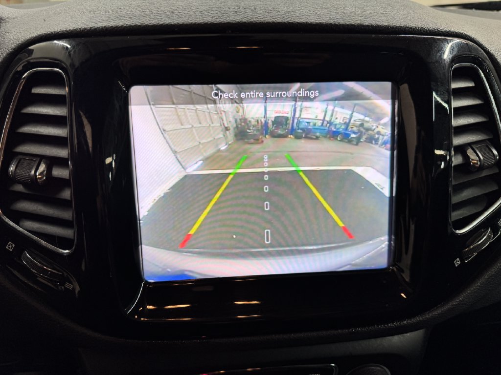 Used 2021 Jeep Compass Limited AWD/4WD image 21